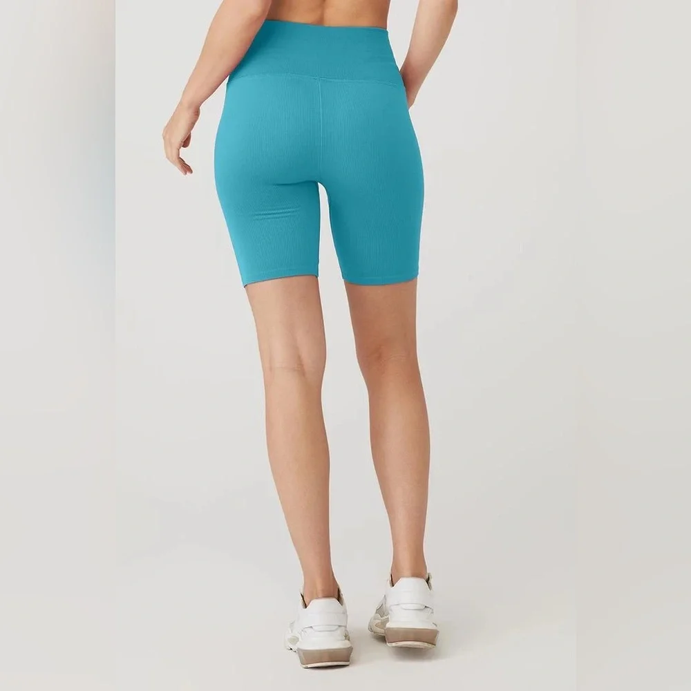 Alo Yoga✨High Waist Biker Short 7” Airsoft✨Blue Splash✨LIKE NEW✨Size small - Picture 3 of 11